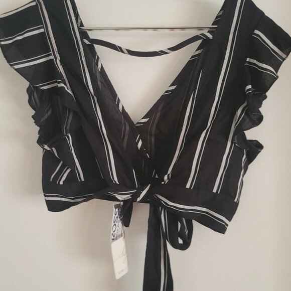 Crop top - Picture 2 of 3